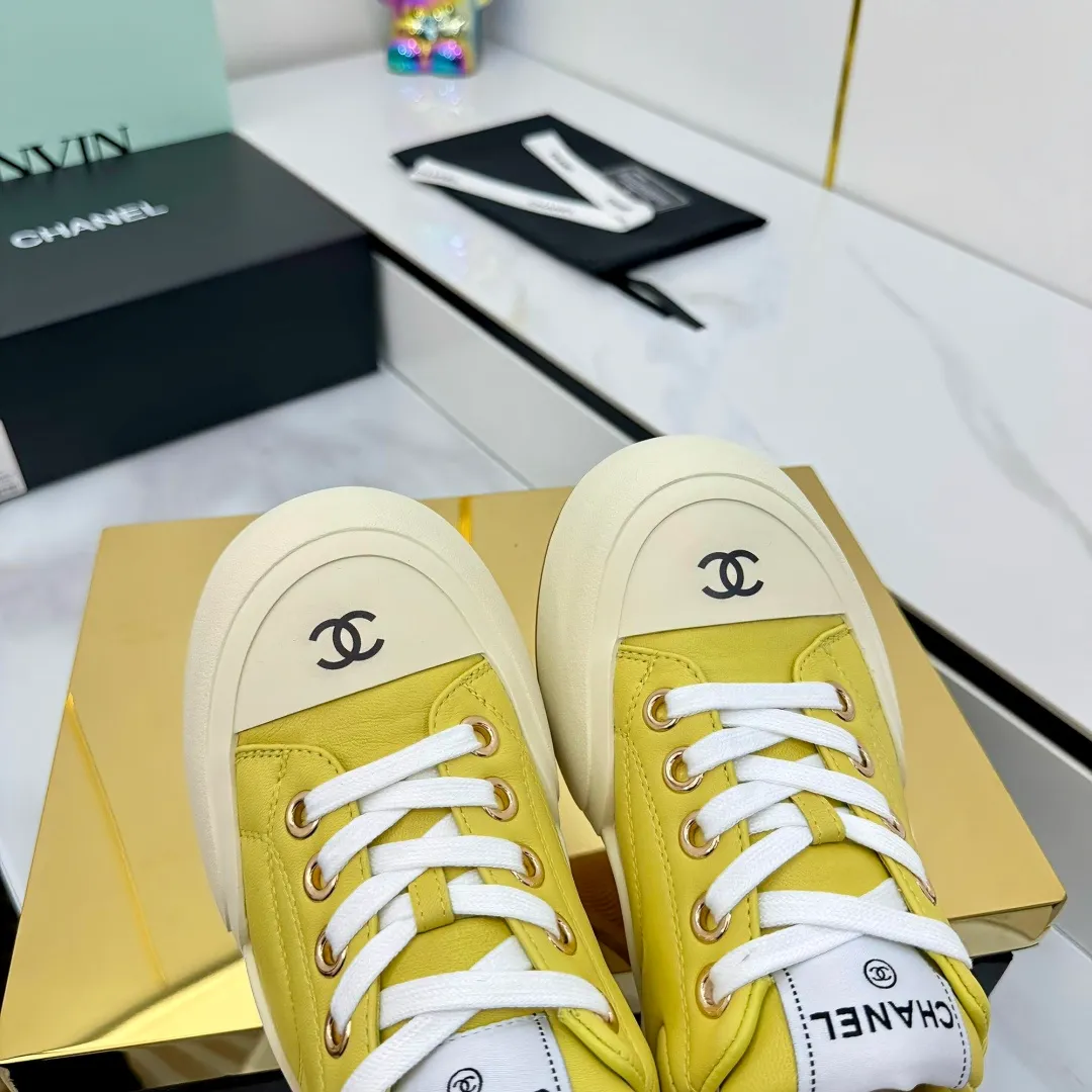👟👟Ex-factory price 600👟👟 Chanel bread shoes ~ original calfskin panda shoes Chanel 25C latest hot style panda black and white sports shoes casual sneakers Xiaoxiang hot item classic black and white panda color coco girls must pay Fabric: original custom mixed sheepskin lining: original imported breathable mesh lining outsole: Original molded rubber + TPU combination Size: Women's 35-41 👉 👉 👉